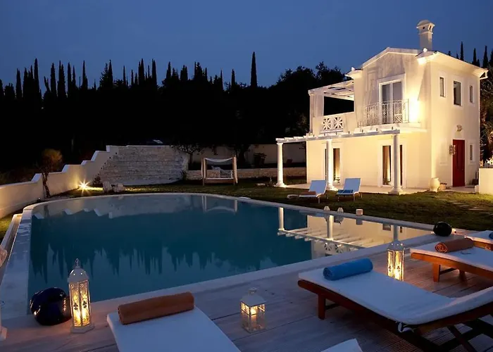 Castello Di Vista With Swimming Pool , Dassia ,corfu * Análipsis
